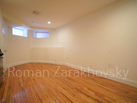 4th image of 10 Brainerd Rd #17