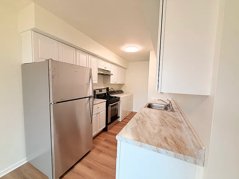 1661 Cornell Dr — Photo 3