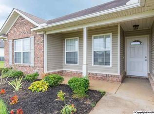 108 Turtle Point Dr, New Market, AL 35761