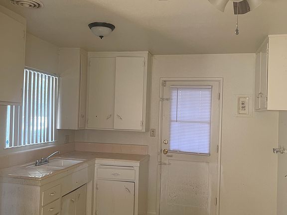 4th image of 24610 Stewart St #10