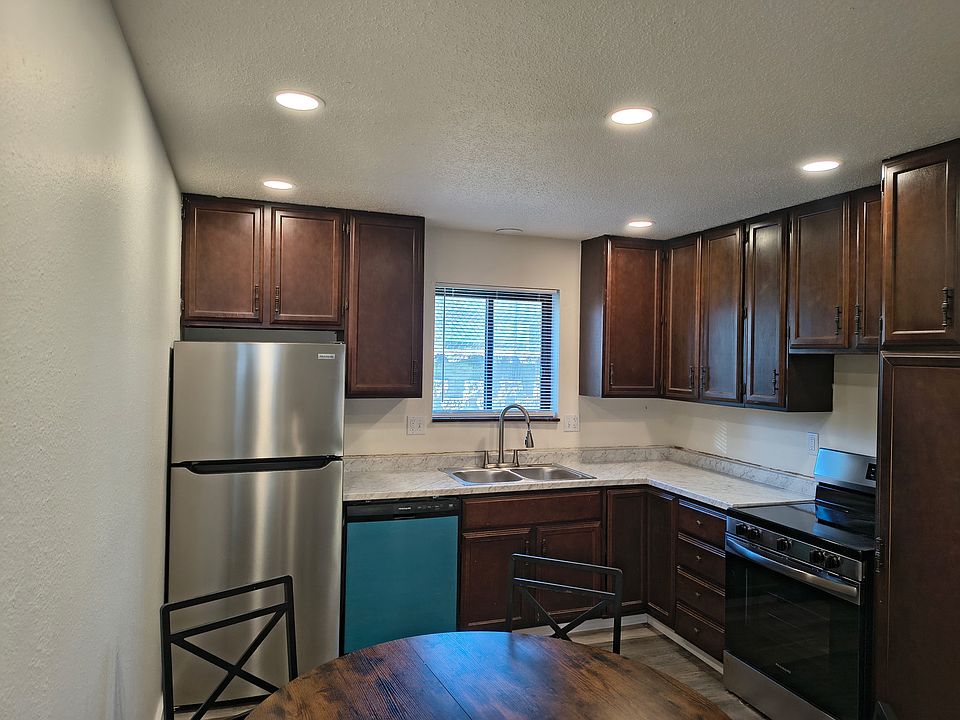 1st image of 780 Ryan Ave #1