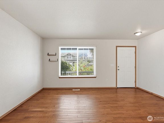 3rd image of 15215 105th Avenue SE