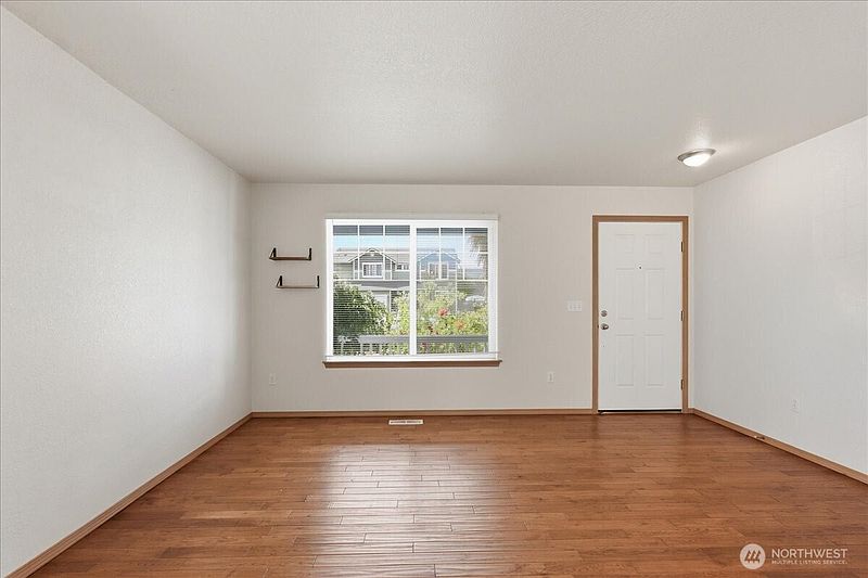3rd image of 15215 105th Avenue SE