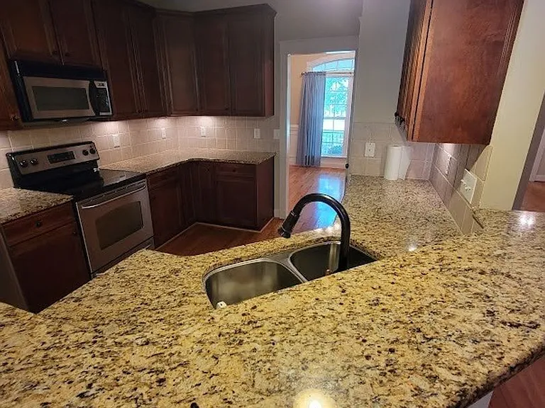 236 Ashland Oaks Dr — Photo 7