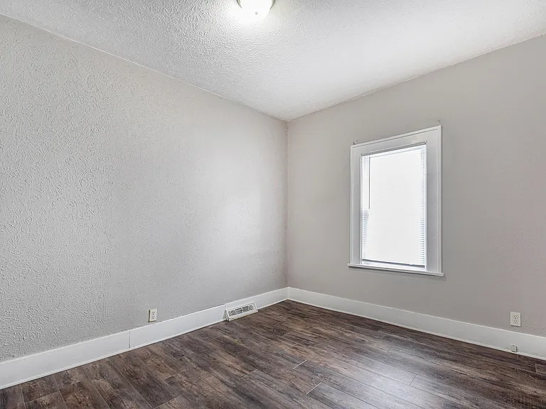 220 Harrison St — Photo 8