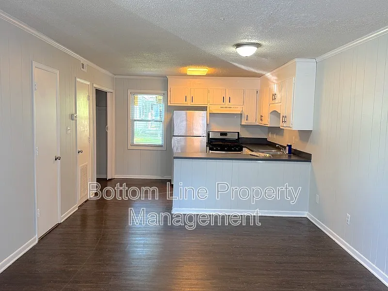 2 bed, 1.5 bath, 998 sqft, $1,200 — Photo 4