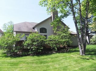 105 Clearbrook Ln, Aurora, OH 44202