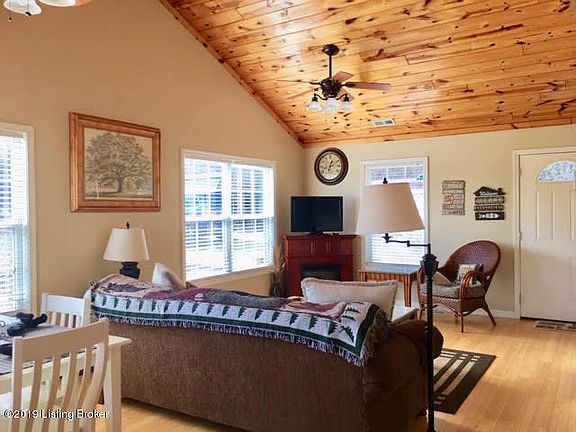 3rd image of 1555 Lake Forest Ln