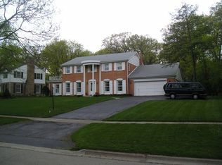 794 Cherokee Rd, Lake Forest, IL 60045