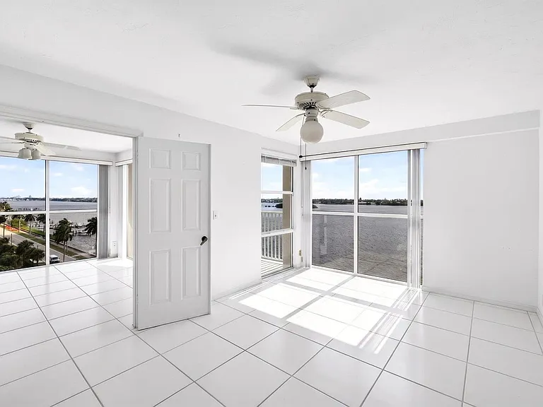 3901 S Flagler Dr #901 — Photo 9