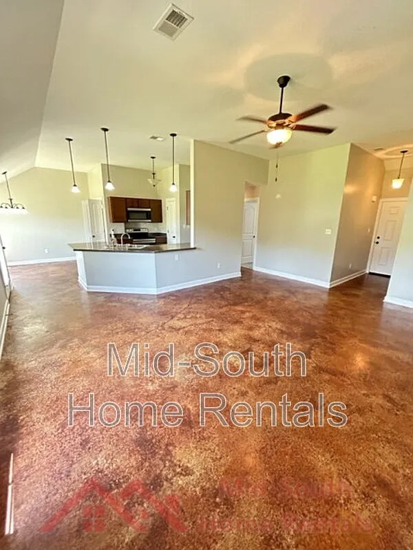 3 bed, 2.0 bath, 1328 sqft, $1,695 — Photo 4