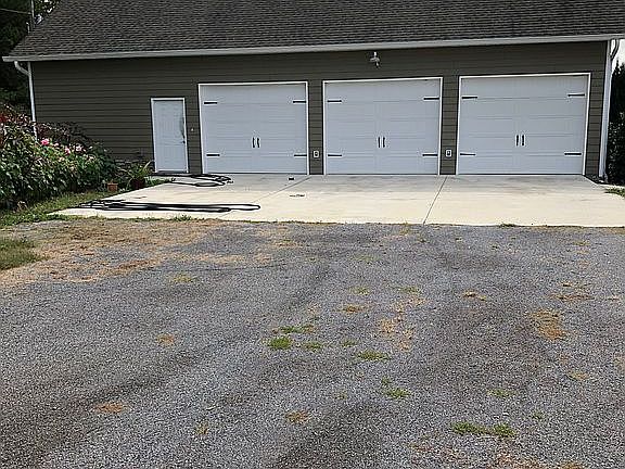 3 Vehicle Garage