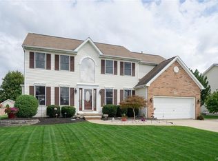 15 Thomas Dr, Lancaster, NY 14086