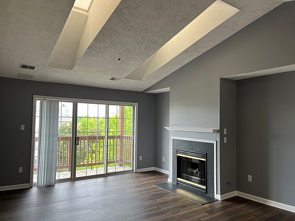 2nd image of 115 Brookland Ter APT 9
