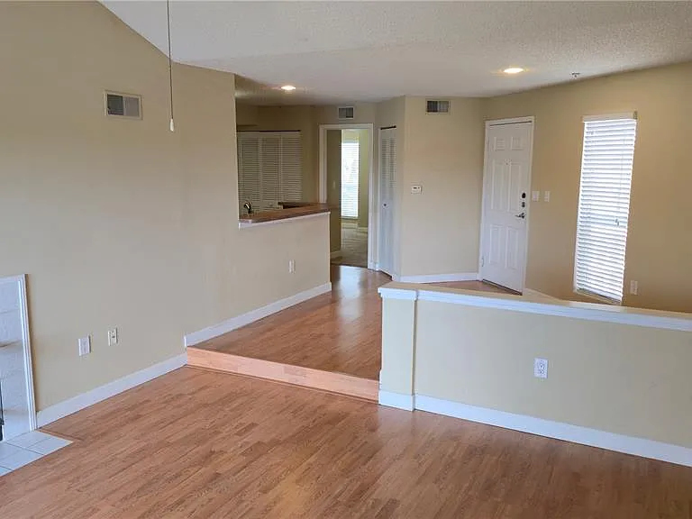 115 112th Ave NE #810 — Photo 12