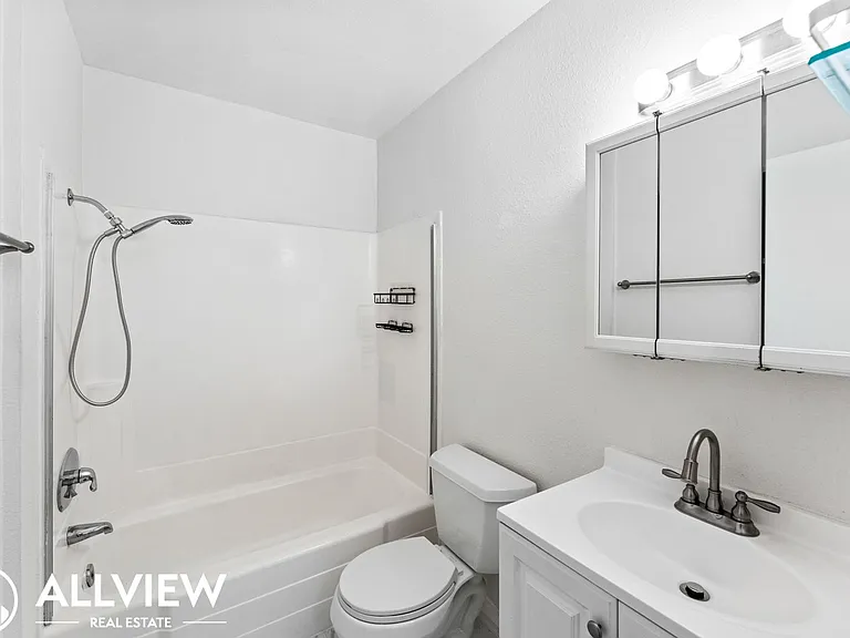 34052 Alcazar — Photo 10