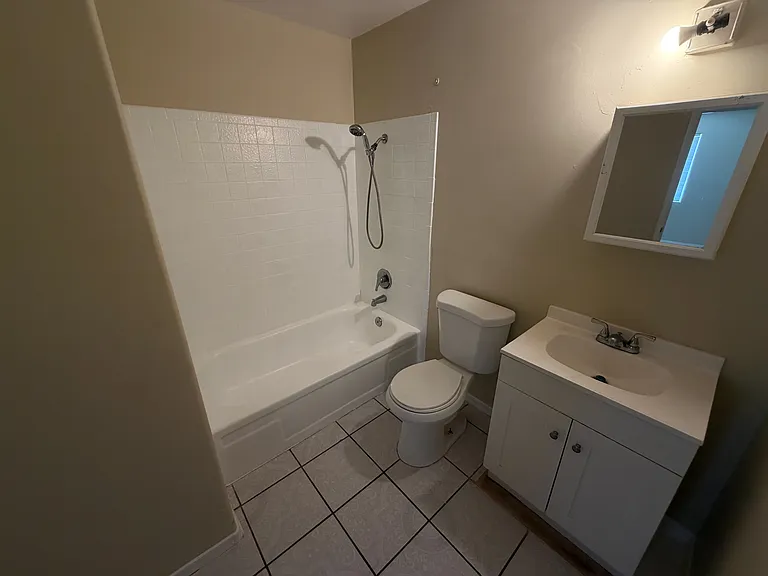 8106 W Elm St — Photo 10