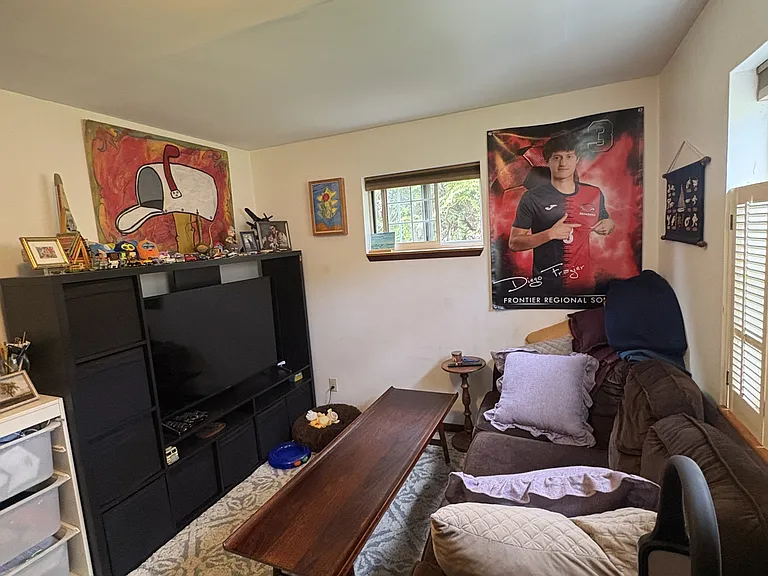 44 Falls Rd — Photo 8