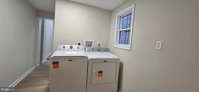 2 bed, 1.5 bath, 945 sqft, $1,600 — Photo 2