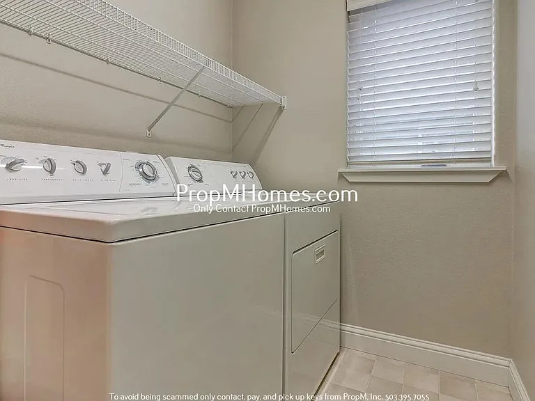 16711 SW 134th Ter — Photo 21