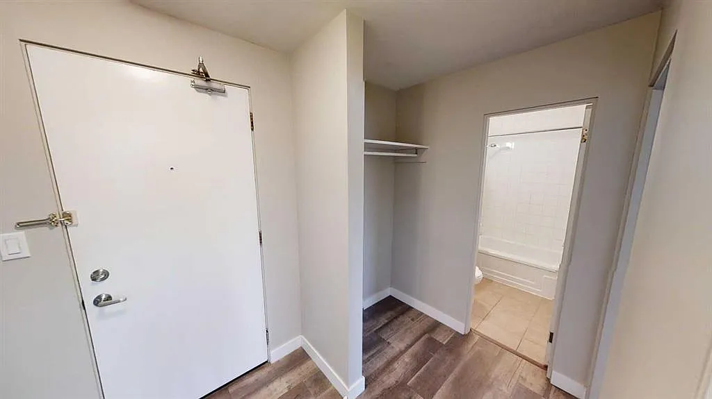 1 bed, 1.0 bath, 610 sqft, $1,339 — Photo 2