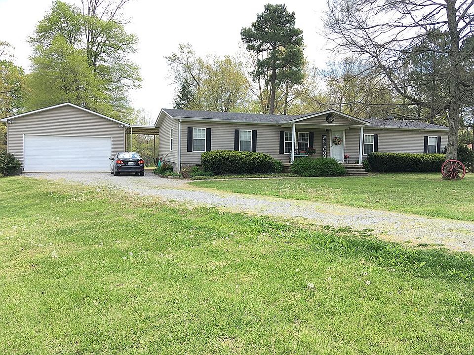 Detached garage