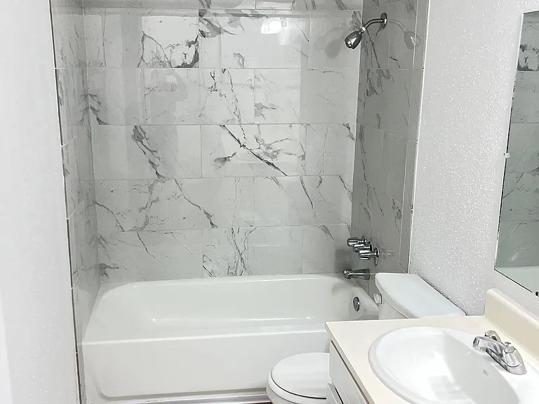 Pinewood Townhomes — Photo 6