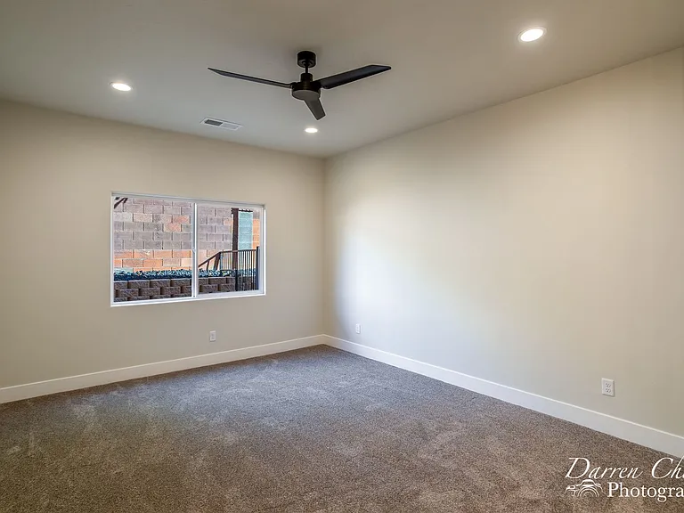 131 N 240 E — Photo 12
