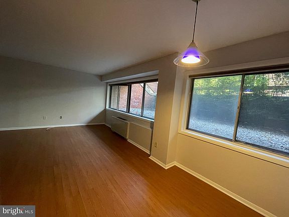2nd image of 1500 S George Mason Dr APT 1