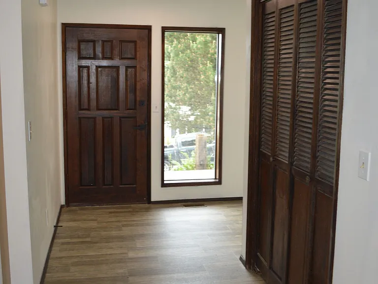 215 SW 3rd St — Photo 11