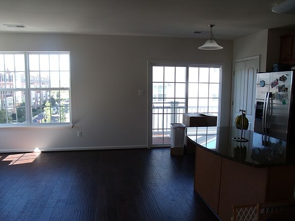 Hardwood floors/fam rm