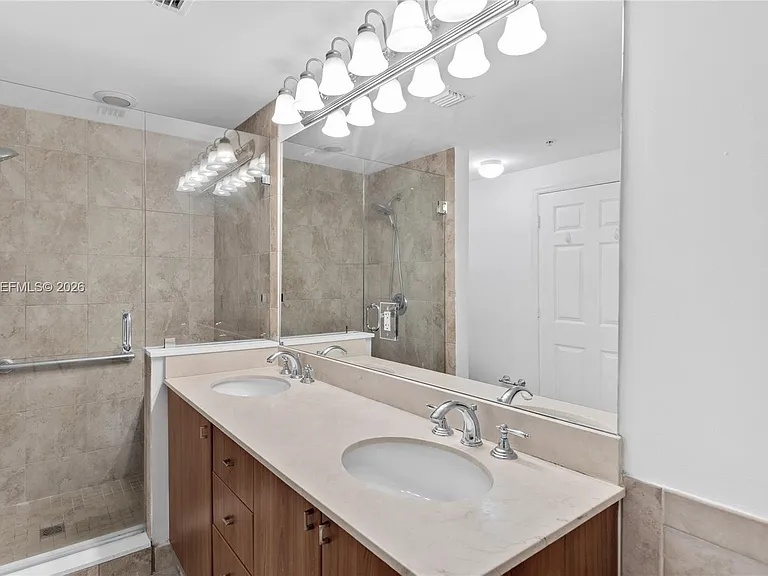 888 S Douglas Rd — Photo 14