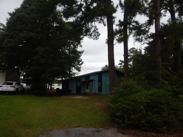 1256 Forest Lake Dr, Manning, SC 29102