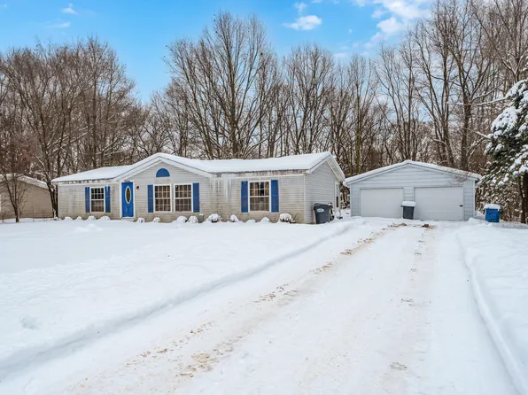 29841 Deep Woods Dr, Lawton, MI 49065