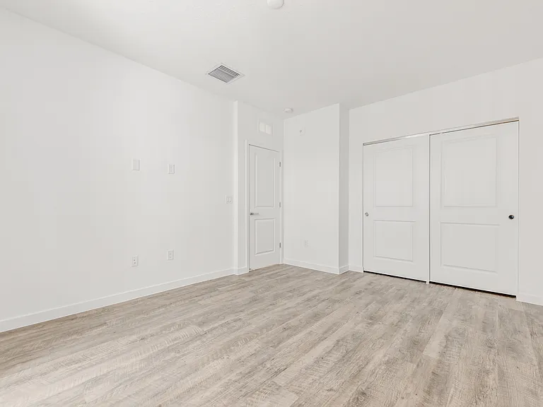 1010 Dakota Dr — Photo 14