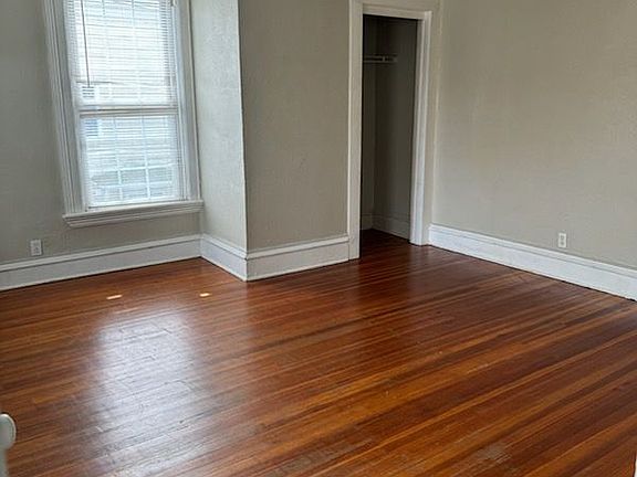 4th image of 109 Park Pl