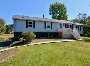 6 Blizzard Rd, Stillwater, NY 12170