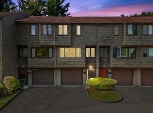 182 Towne House Rd UNIT 182, Hamden, CT 06514