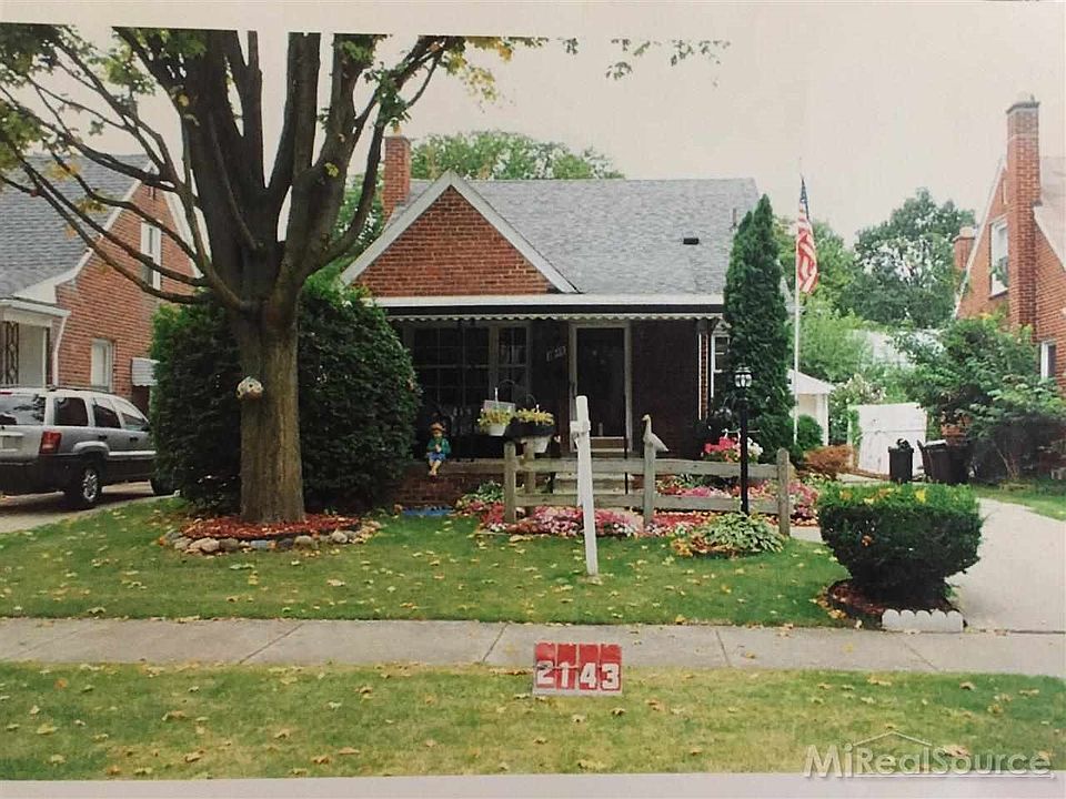 1st image of 8449 Grayfield St