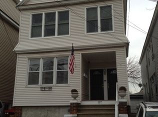 157 W 9th St, Bayonne, NJ 07002