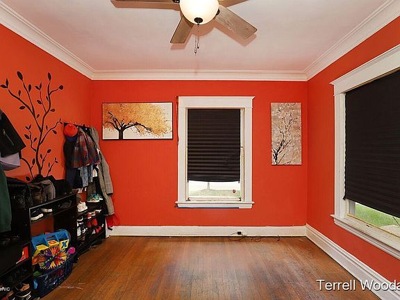 4th image of 1139 Marshall Ave SE