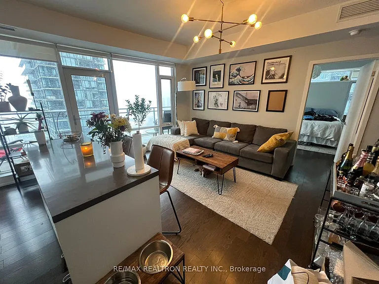 21 Widmer St #2906 — Photo 2
