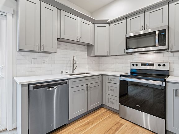 3rd image of 2202 Dejong Dr #D