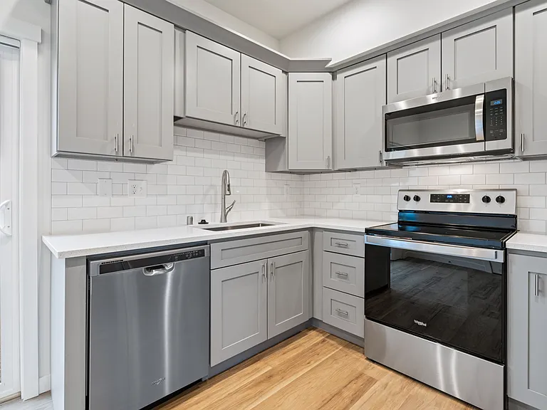 2202 Dejong Dr — Photo 4