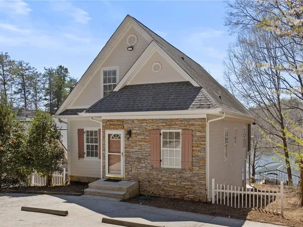 210 E Waters Edge Ln, West Union, SC 29696