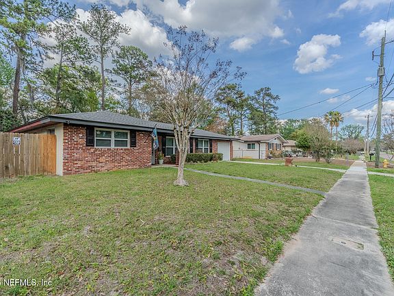 3rd image of 5203 CLARENDON Road