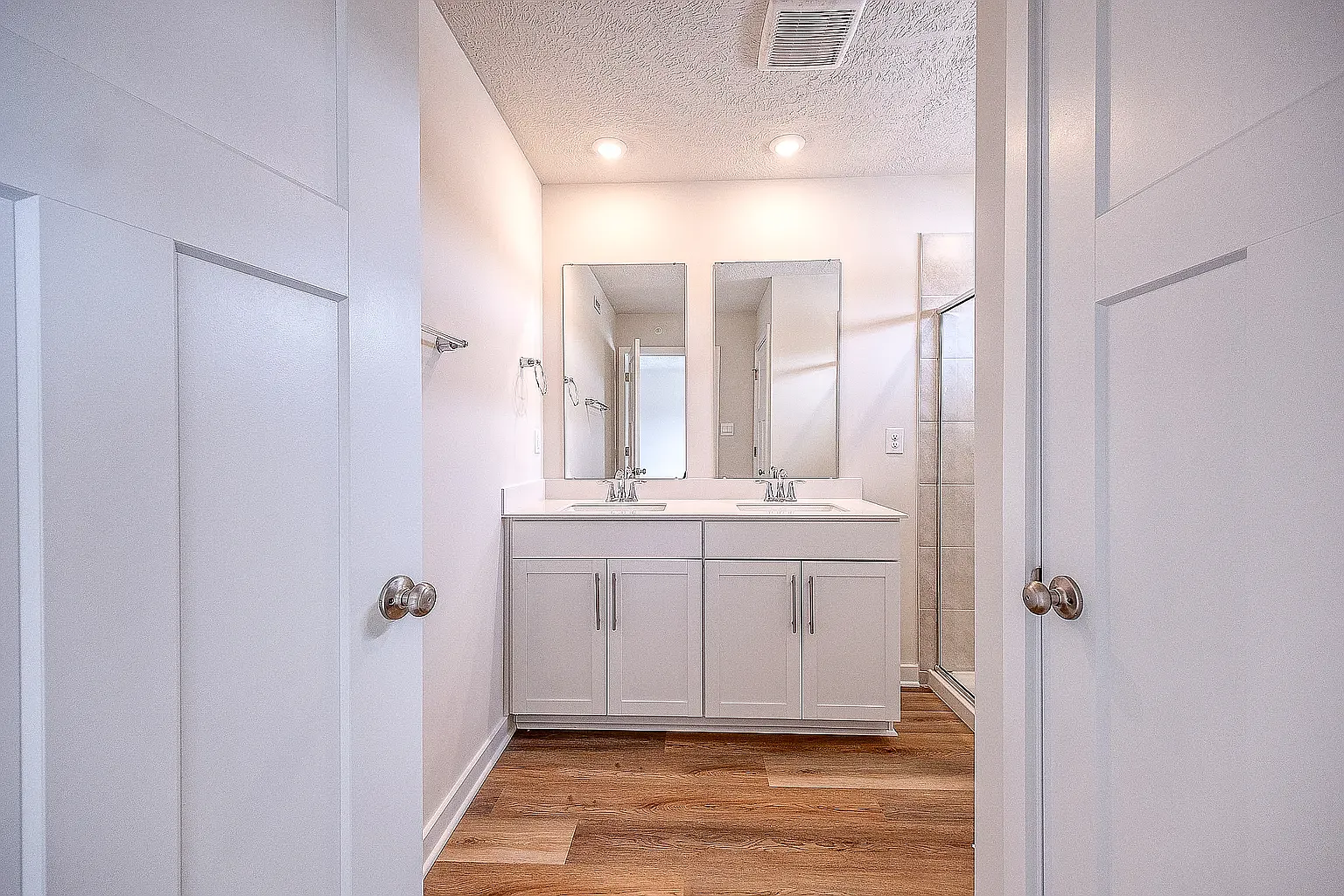 4 bed, 3.5 bath, 1760 sqft, $2,950 — Photo 3