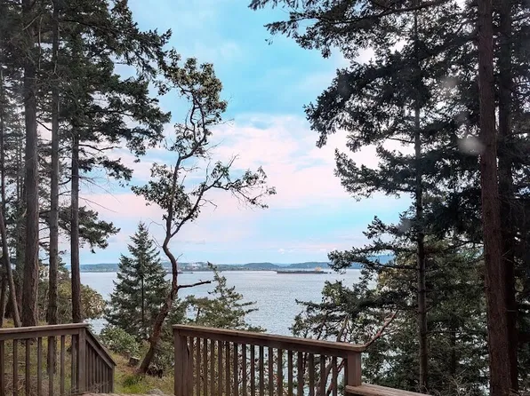 7537 Holiday Boulevard, Guemes Island, WA 98221
