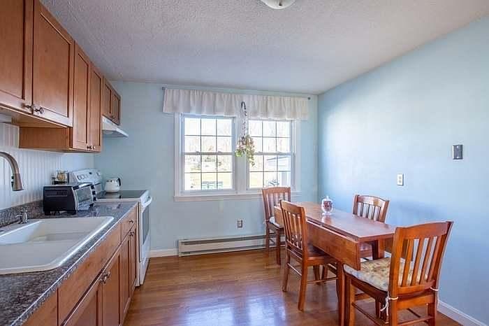1st image of 20 Beacon Ave APT 3