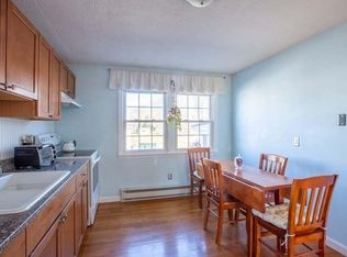 20 Beacon Ave APT 3, Newburyport, MA 01950